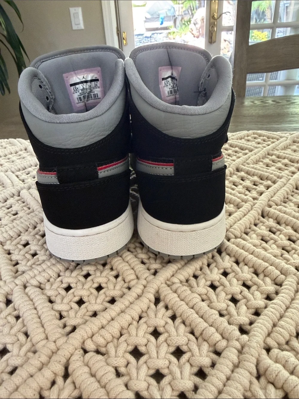 Jordan mid top